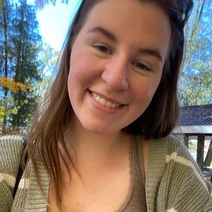 Meet your Posher, Abbey